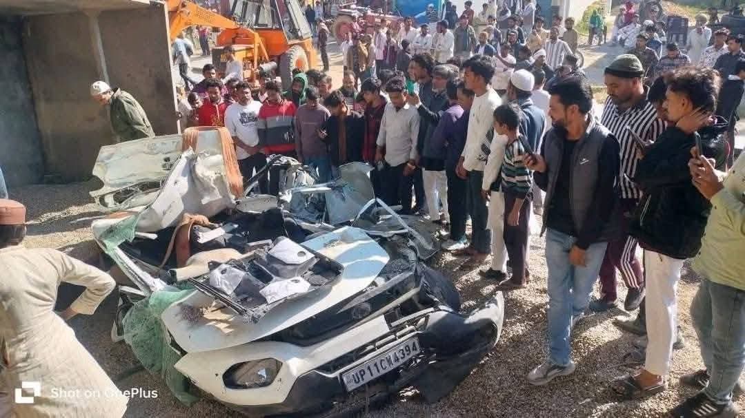डंपर हादसा परिवार मौत – सड़क दुर्घटना