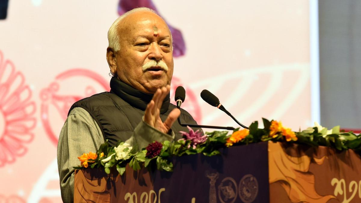 आरएसएस प्रमुख का कहना है कि बाबरी मस्जिद के निर्माण के पीछे की राजनीतिक साजिश